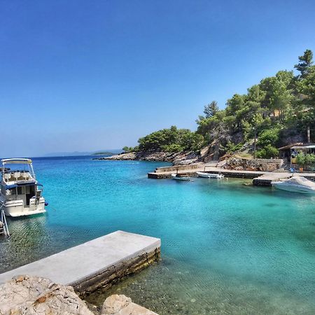 Holiday Hvar Vrbanj Exteriör bild