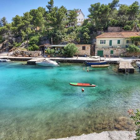 Holiday Hvar Vrbanj Exteriör bild