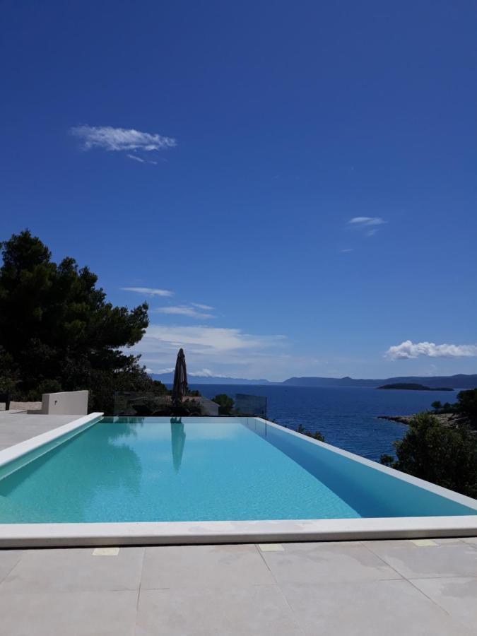 Holiday Hvar Vrbanj Exteriör bild