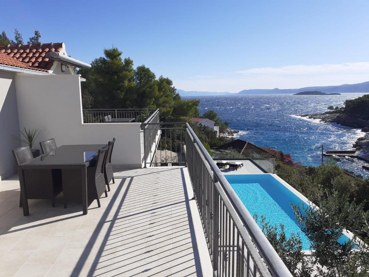 Holiday Hvar Vrbanj Exteriör bild