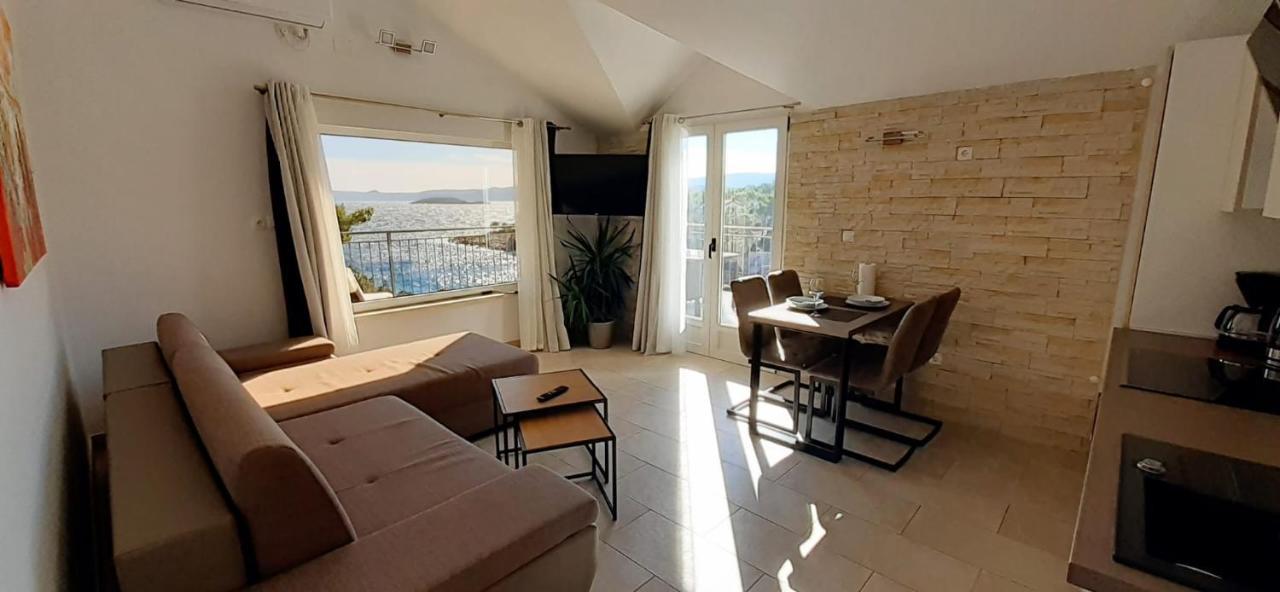 Holiday Hvar Vrbanj Exteriör bild