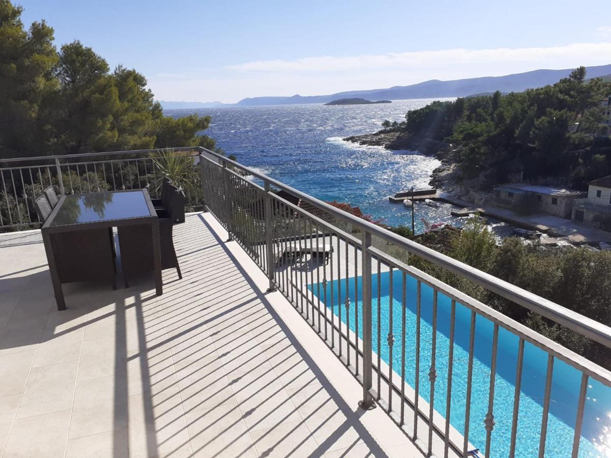 Holiday Hvar Vrbanj Exteriör bild