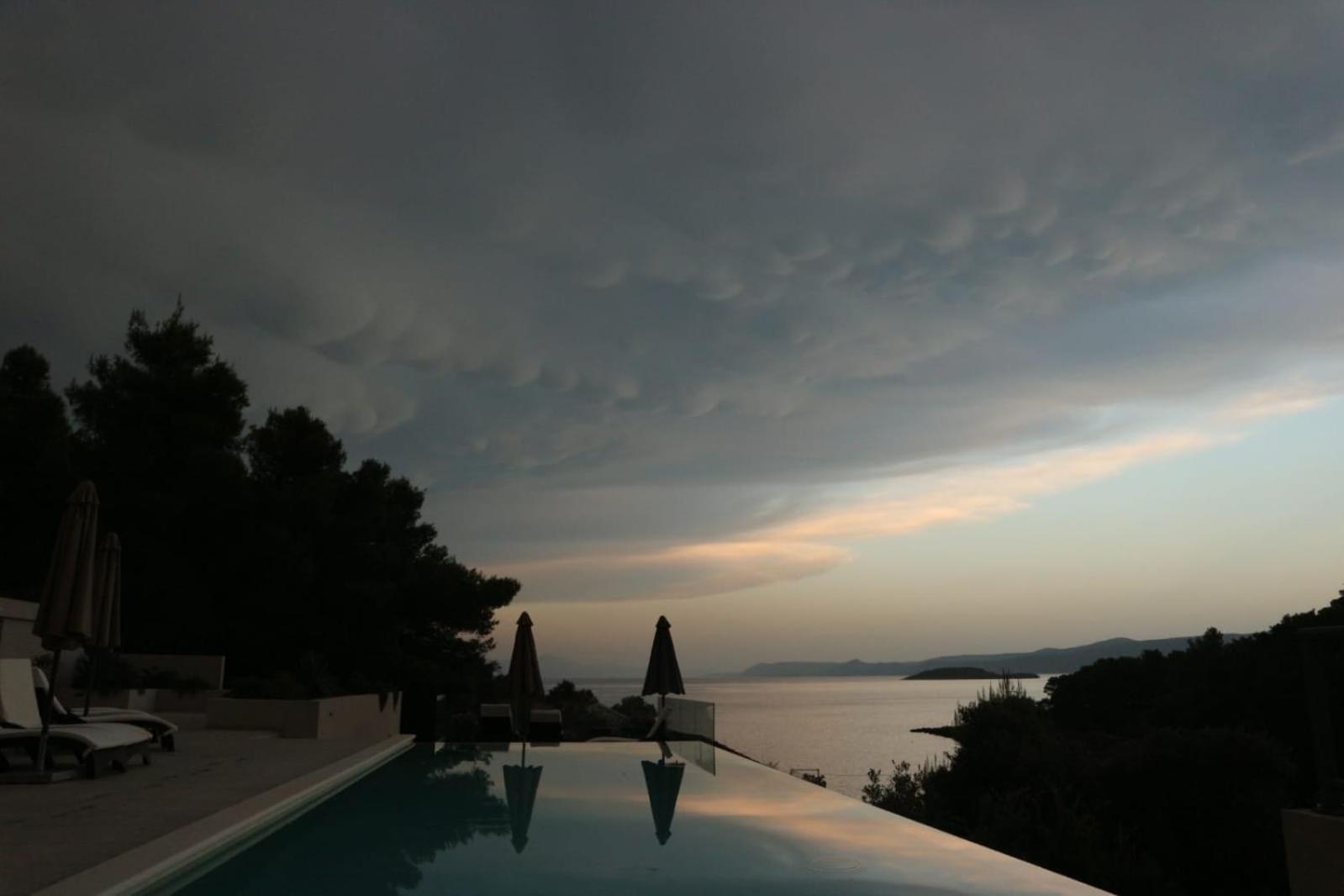 Holiday Hvar Vrbanj Exteriör bild