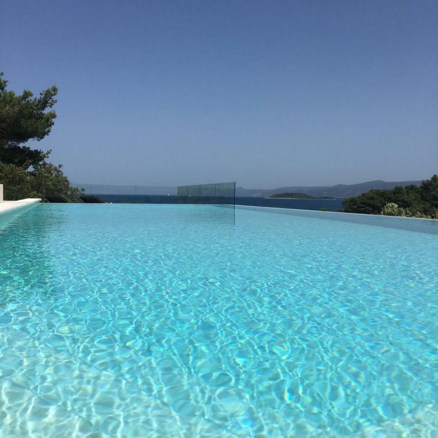 Holiday Hvar Vrbanj Exteriör bild