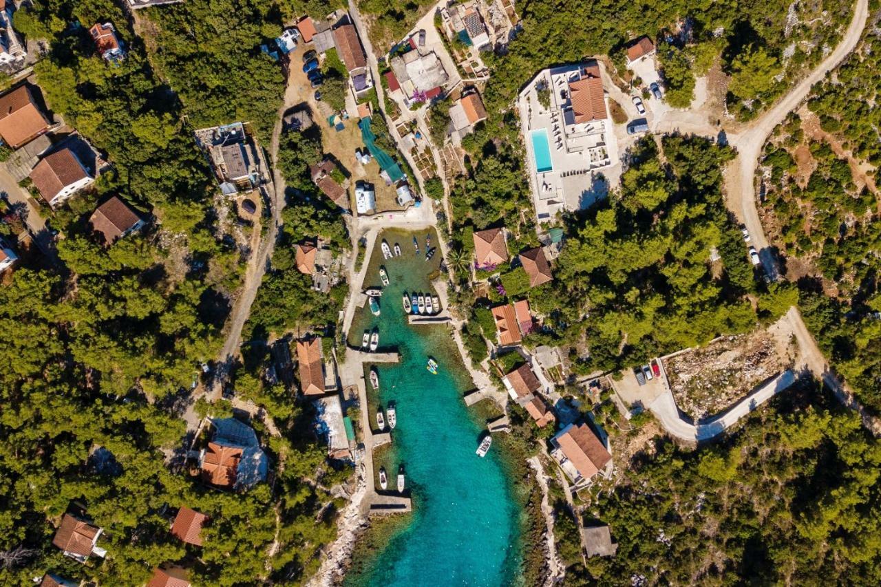 Holiday Hvar Vrbanj Exteriör bild